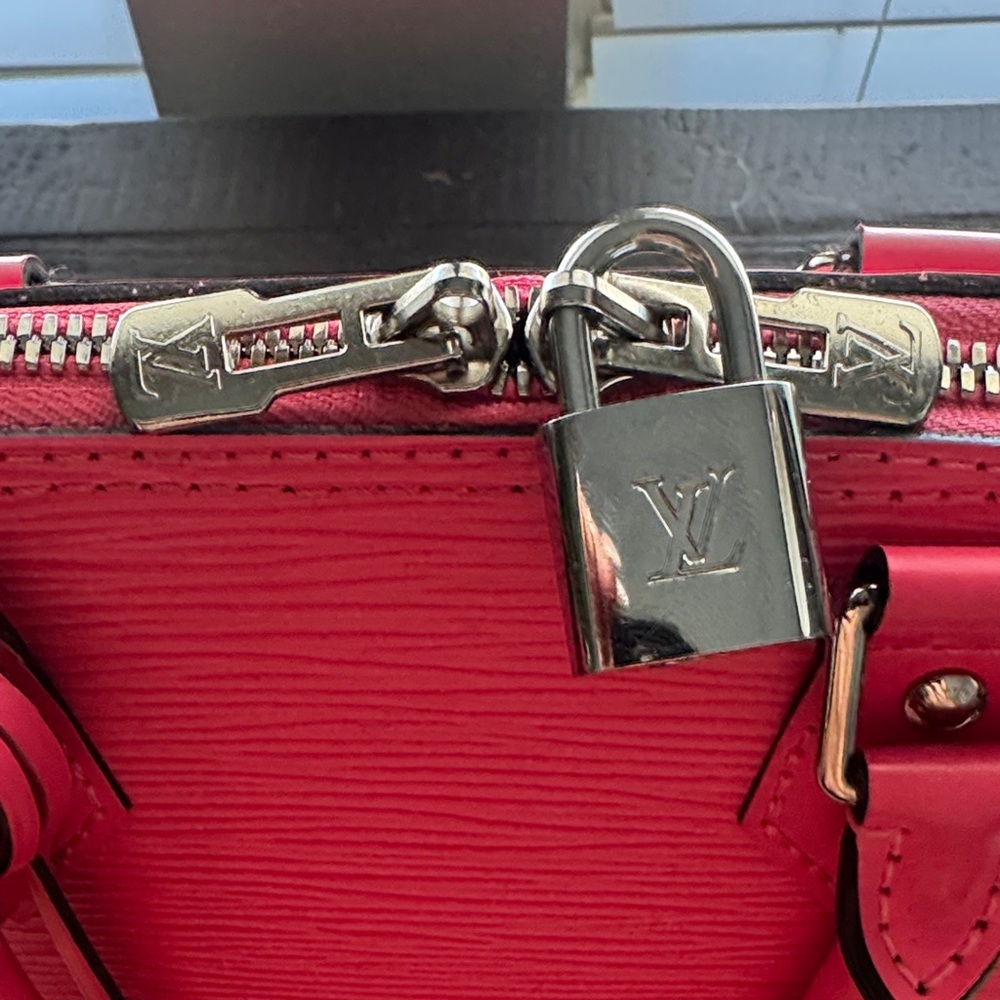 Louis Vuitton Alma BB - Picture 4 of 10